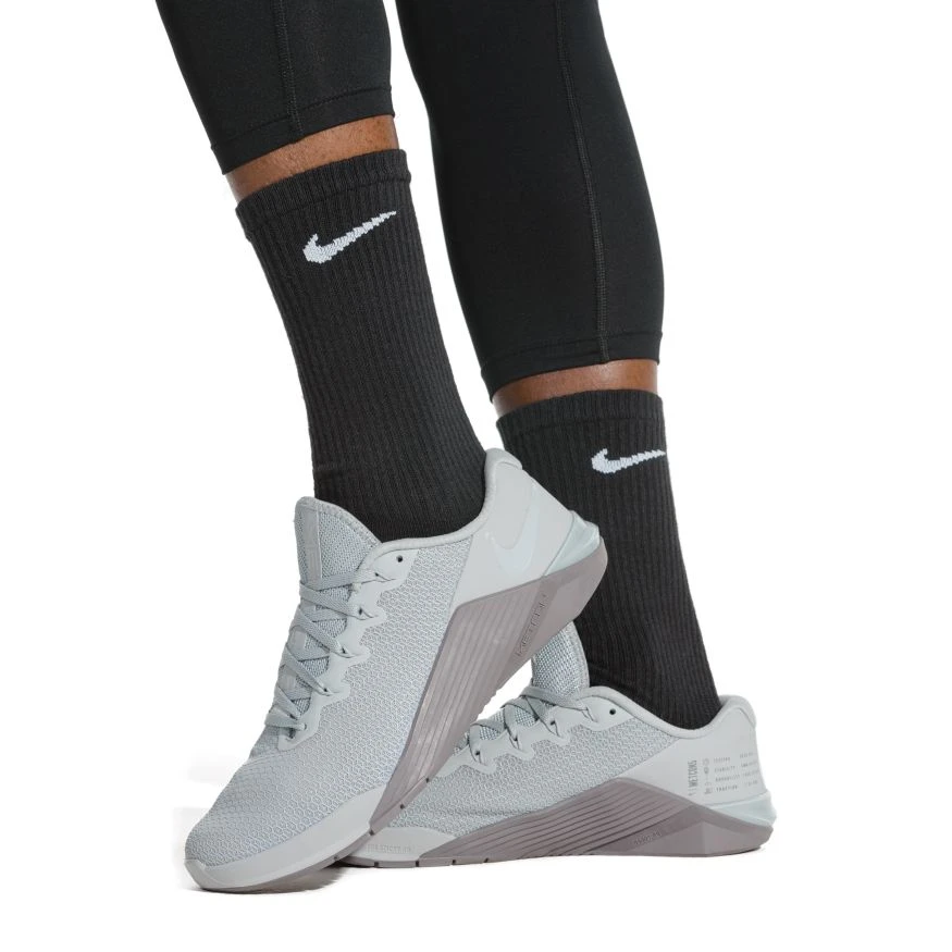Nike Everyday Plus Cushioned Crew Socks (6-Pack) - Black 3 Nike Everyday Plus Cushioned Crew Socks (6-Pack) - Black - Image 3